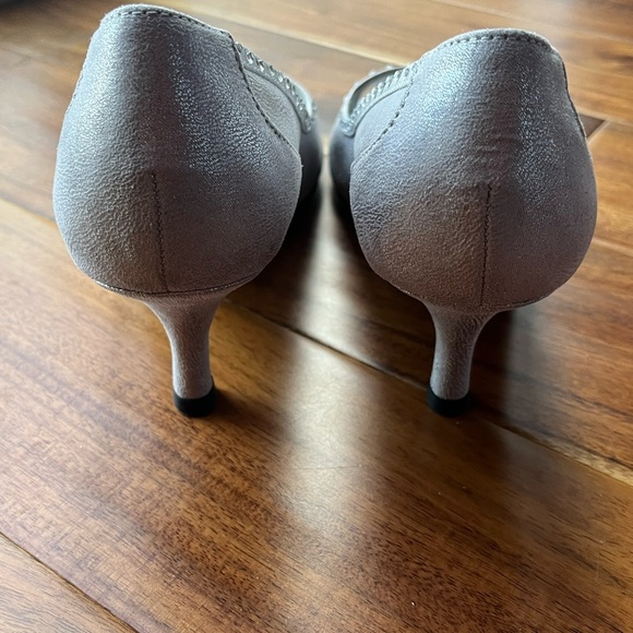 Silver peep toe heels with BLING SIZE 8.5 - Picture 6 of 9